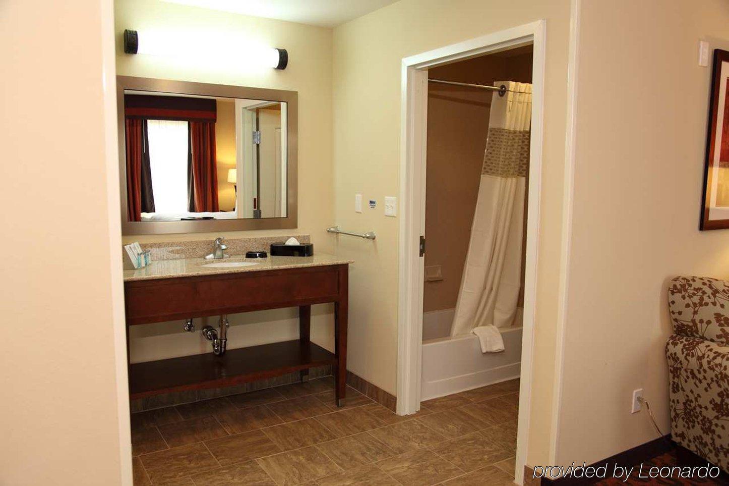 Hampton Inn & Suites Bastrop Quarto foto