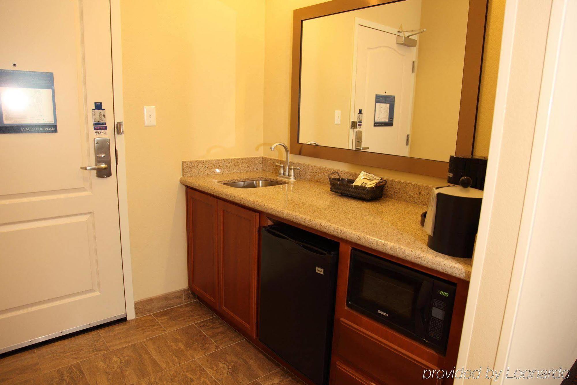 Hampton Inn & Suites Bastrop Quarto foto