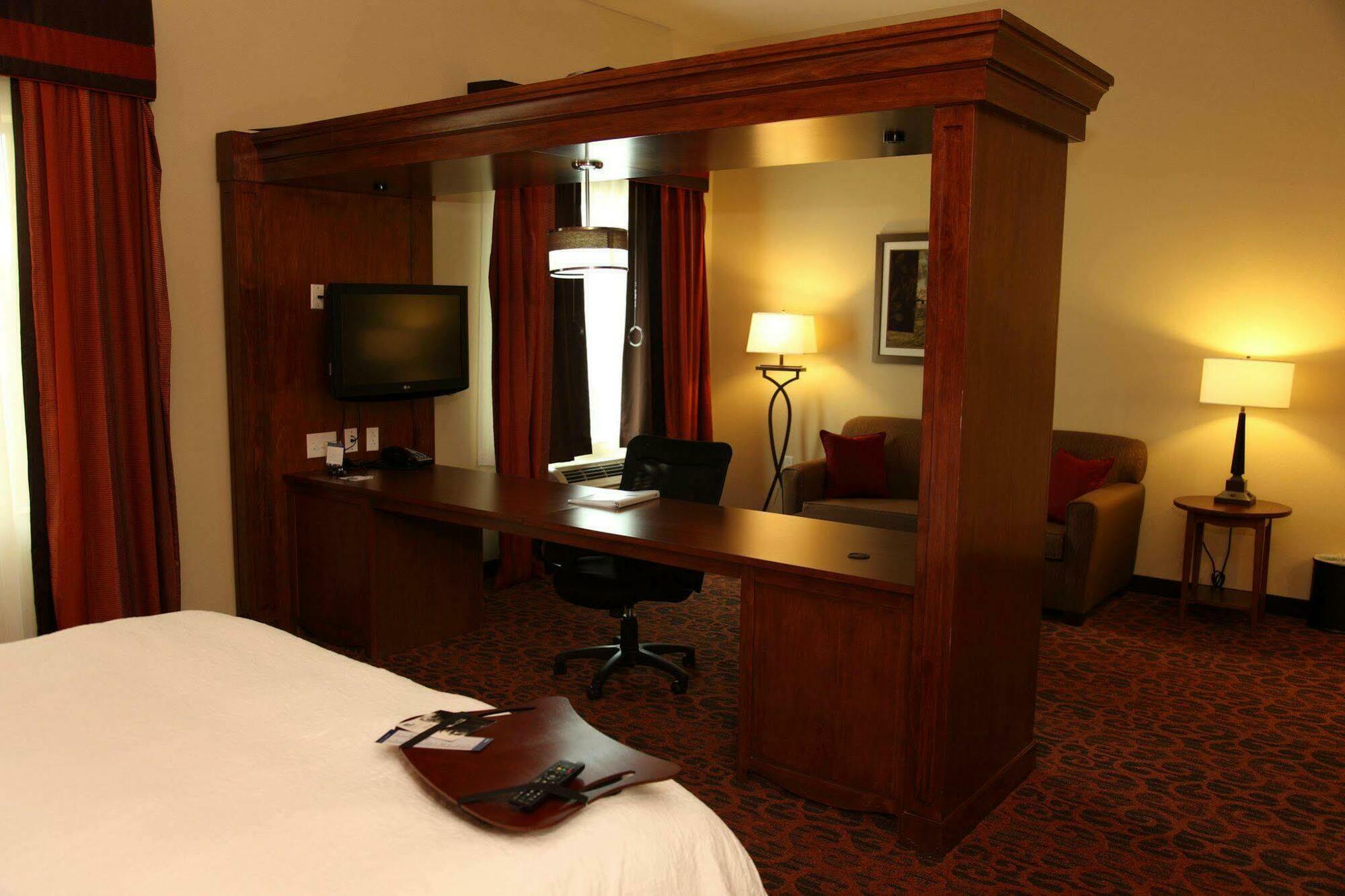 Hampton Inn & Suites Bastrop Quarto foto